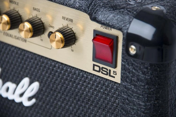 Ламповый комбоусилитель Marshall DSL5CR