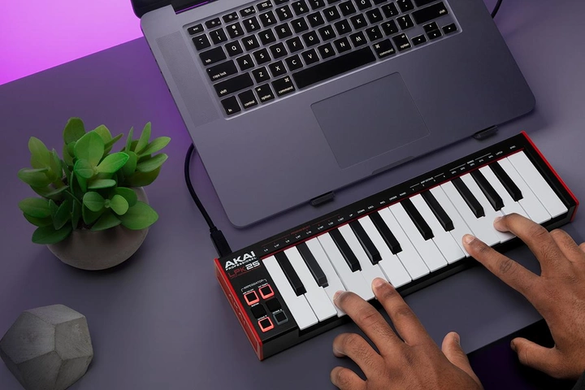 MIDI клавіатура AKAI LPK25 MKII