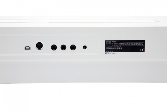 Цифрове піаніно Kurzweil KA-90 WH (стійка, 3 педалі, пюпітр, блок живлення)