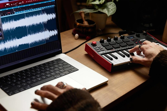 MIDI клавіатура AKAI MPK Mini Play MK3 - ProSound — музичний