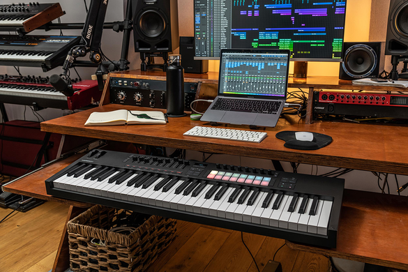 MIDI клавіатура NOVATION Launchkey 61 MK4